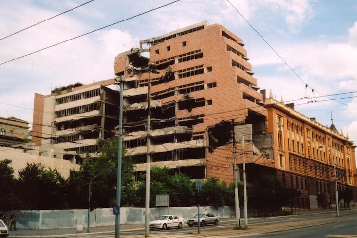 Serbian architects rally to save bombed Yugoslav Defence Ministry