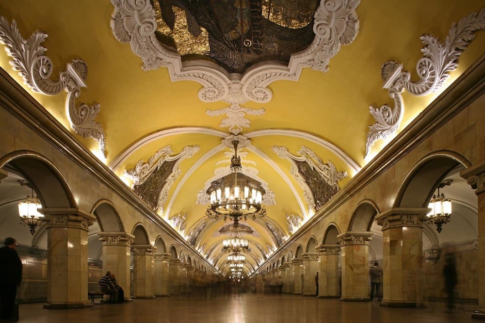 Moscow metro launches virtual library with QR-codes