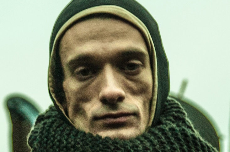 Russian artist Pyotr Pavlensky sets fire to door of Russian Security Service