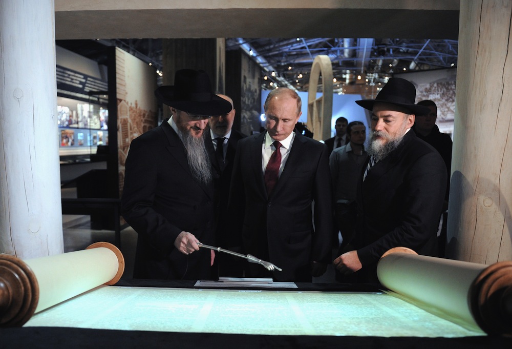 Putin insists historic collection of Jewish writings will stay in Russia