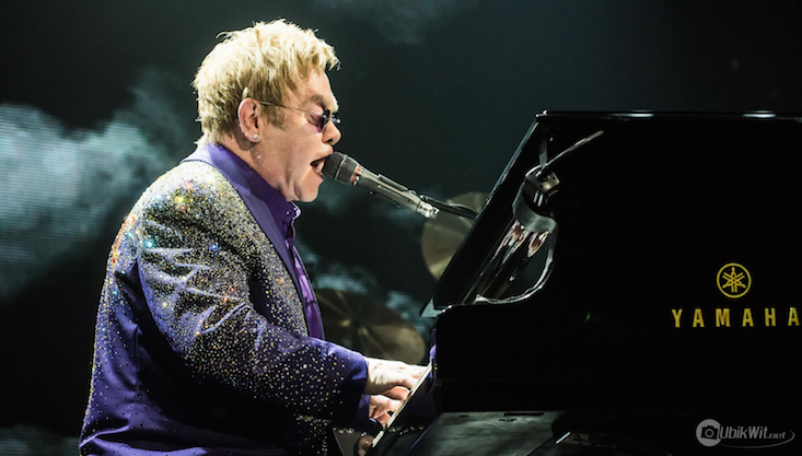 Vladimir Putin agrees to meet Elton John