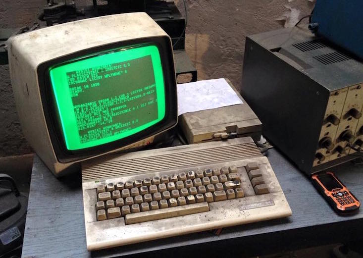 This Polish auto repair shop says forget your MacBook – go retro