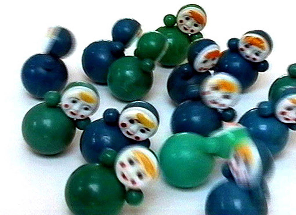 Lost in Translation: Three Minutes Survival Attempt (2000), Anna Jermolaewa