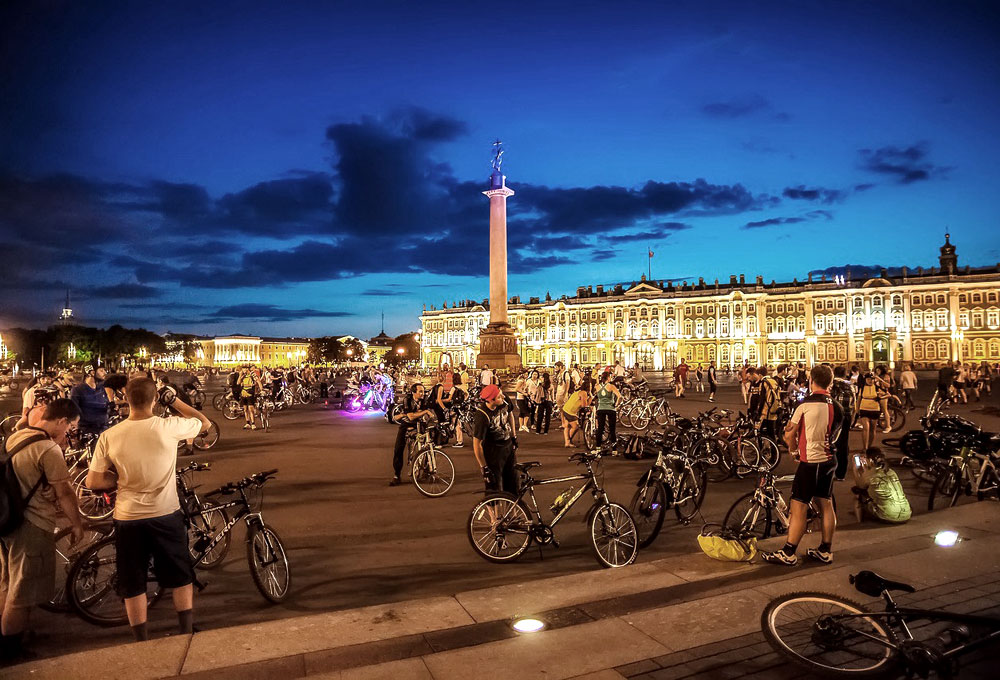 Night riders: Introducing St Petersburg's most radical cycling community