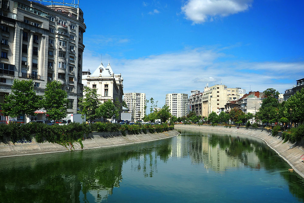 Could a €1 billion carbon-neutral town filled with greenhouses be coming to Hungary?