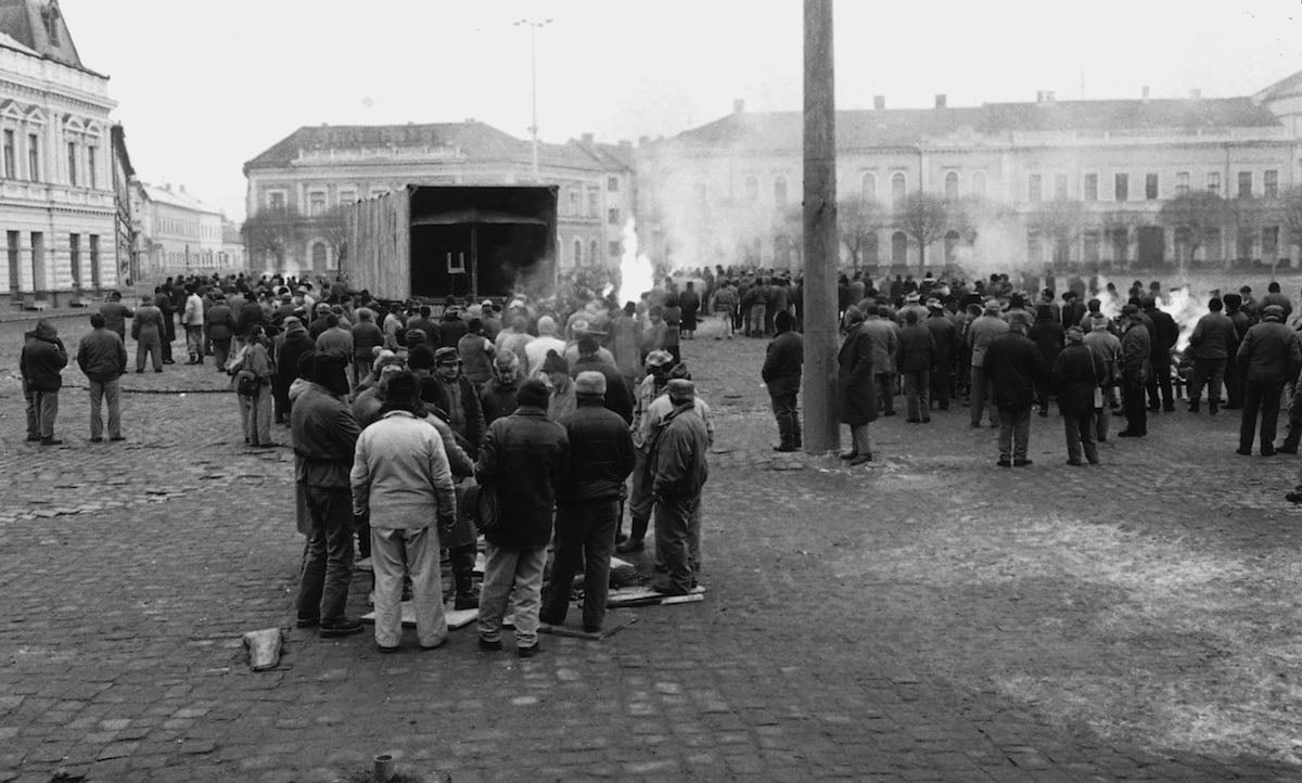 Sátántangó is a 7-hour apocalyptic masterpiece about human sorrow | Film of the Week