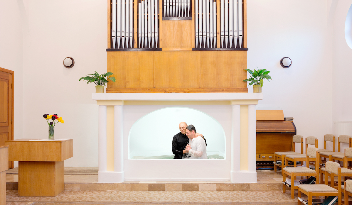 Boglárka Éva Zellei: documenting modern Christianity through its mesmerising baptism ceremonies