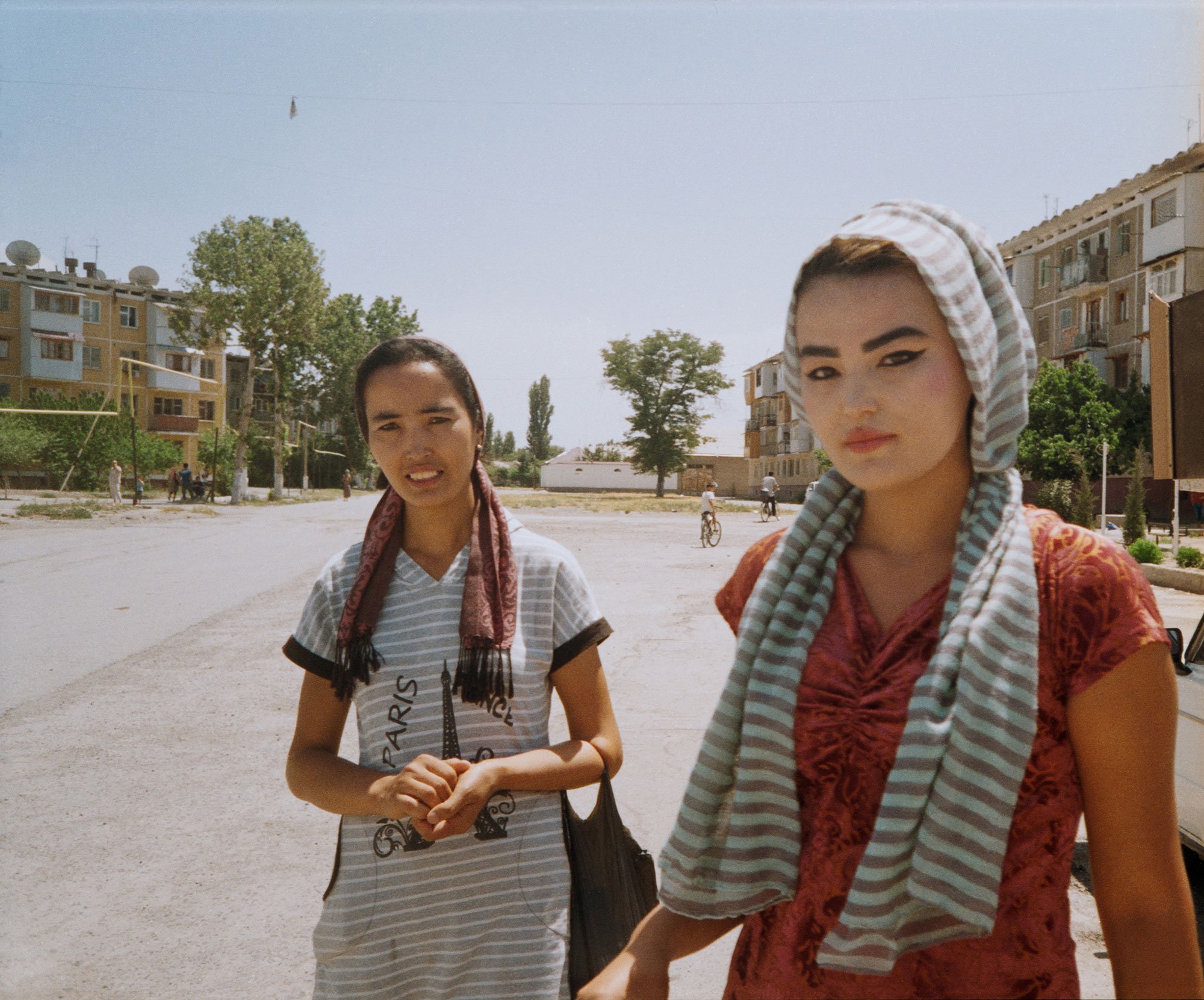 Daring photos show womanhood and forbidden love in contemporary Uzbekistan