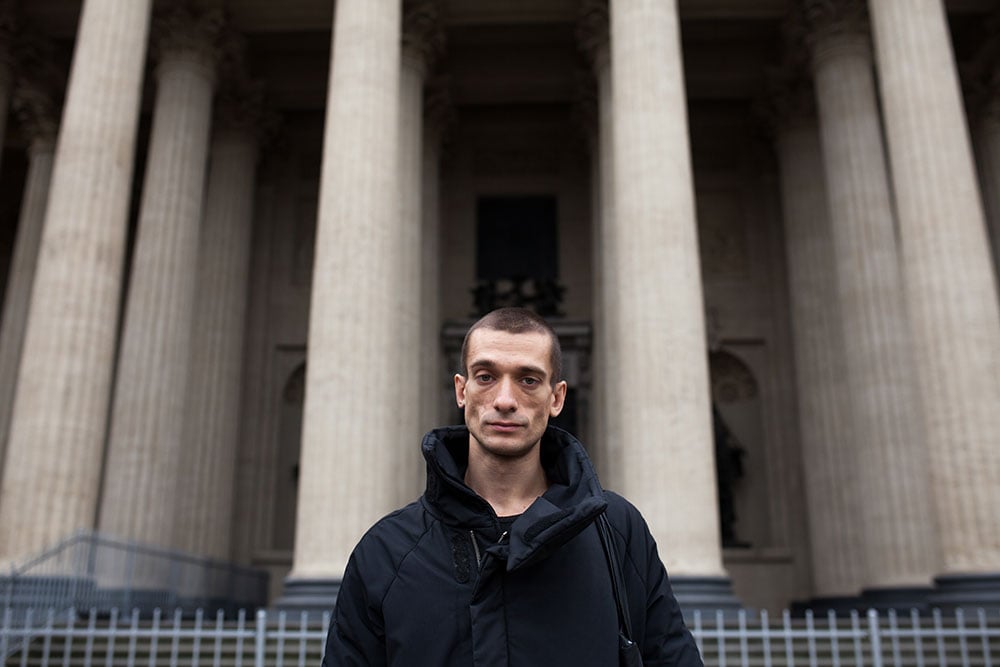 Russian artist Pyotr Pavlensky detained for leaking a French politician sex tape  