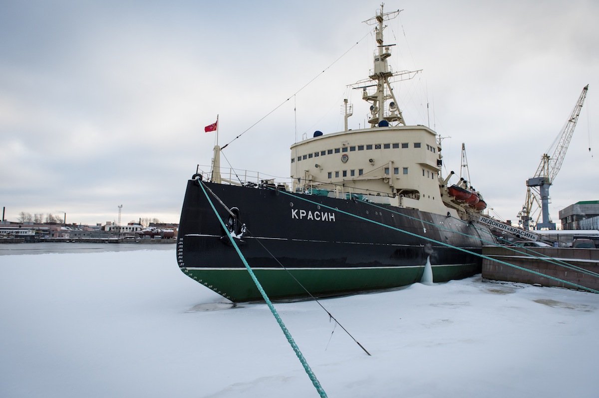 Camera obscura: Russia's unknown photographers get a helping hand