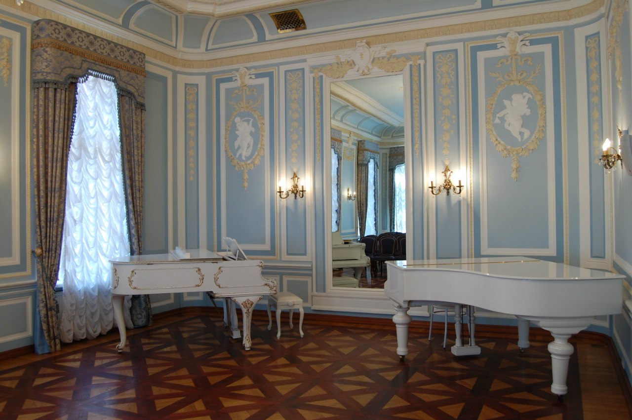 Fancy a photo shoot in a Moscow library?