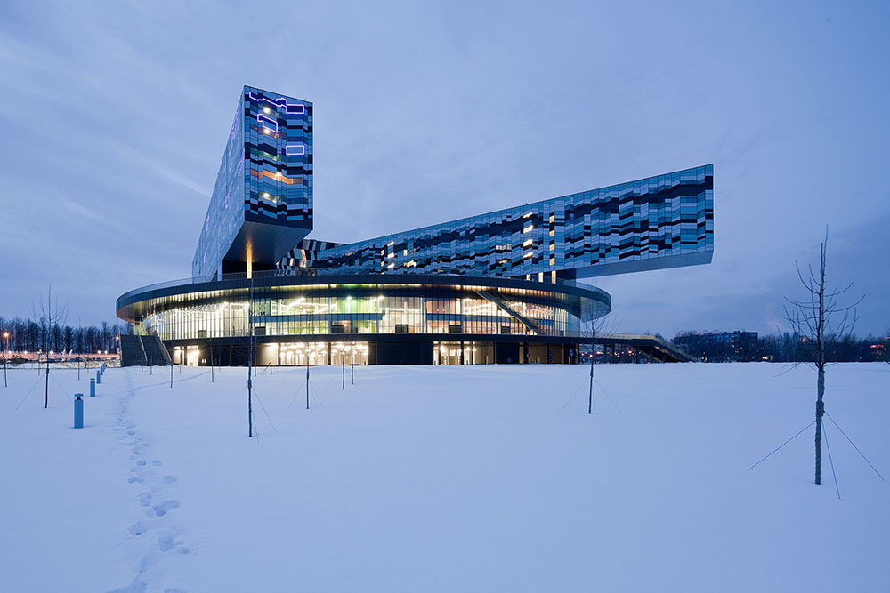 Soviet block: reading history through one Stalinist building